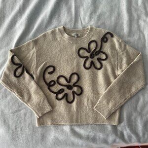 Major Label Group - Raised Flower Graphic Sweater / Size Small
